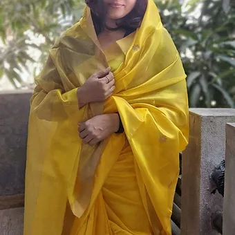 Handloom-Pure-Silk-Chanderi-main Sunshine Yellow Pure Silk Chanderi Saree Handloom Pure Silk Chanderi Saree Online Yellow Chanderi Saree with Golden Border Festive Wear Pure Silk Saree for Women Handwoven Yellow Chanderi Saree